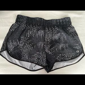 gap athletic shorts 🖤